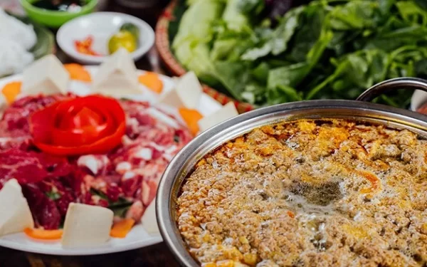 Bật Mí Cách Nấu Lẩu Riêu Cua Không Thua Ngoài Tiệm