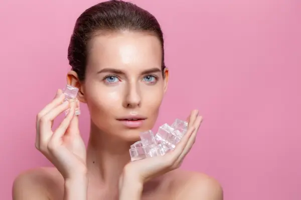 Rửa mặt bằng nước đá có tốt không? Cách rửa mặt chuẩn