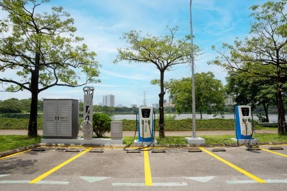 Trạm sạc VinFast đạt mật độ 3,5 km/trạm tại 80 thành phố trên cả nước