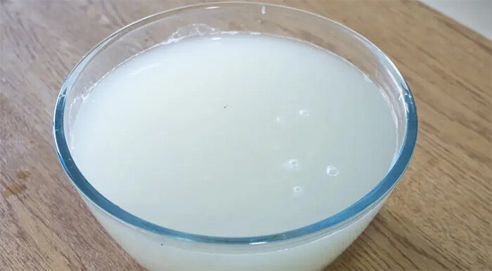 Áo trắng bị ố vàng đừng vội bỏ đi, dùng thứ này sẽ trắng sạch như mới