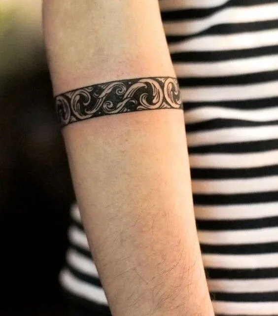 Gợi ý 88+ mẫu hình xăm vòng tay nghệ thuật và thời trang - Genztattoo