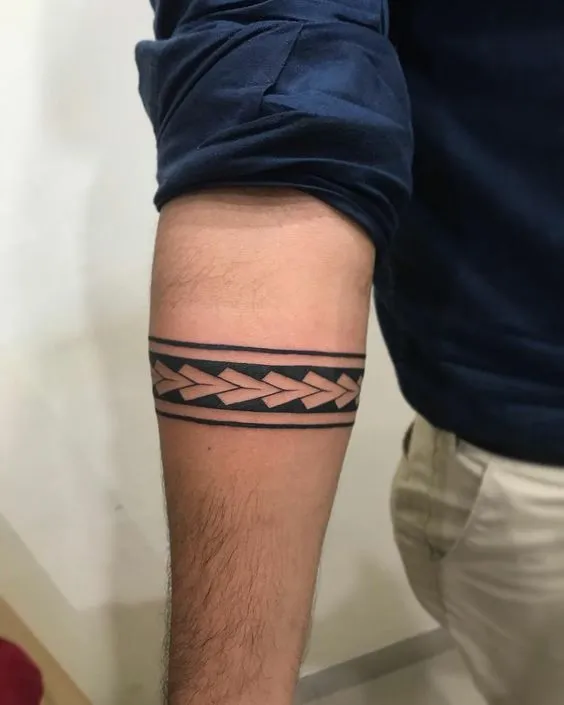 Gợi ý 88+ mẫu hình xăm vòng tay nghệ thuật và thời trang - Genztattoo