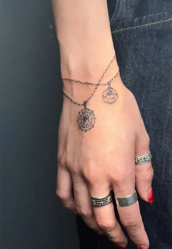 Gợi ý 88+ mẫu hình xăm vòng tay nghệ thuật và thời trang - Genztattoo