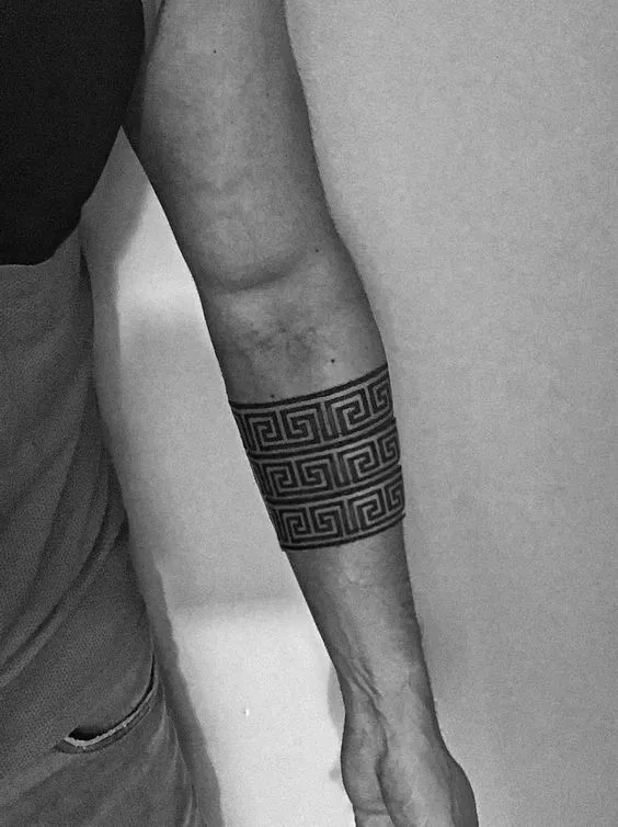 Gợi ý 88+ mẫu hình xăm vòng tay nghệ thuật và thời trang - Genztattoo