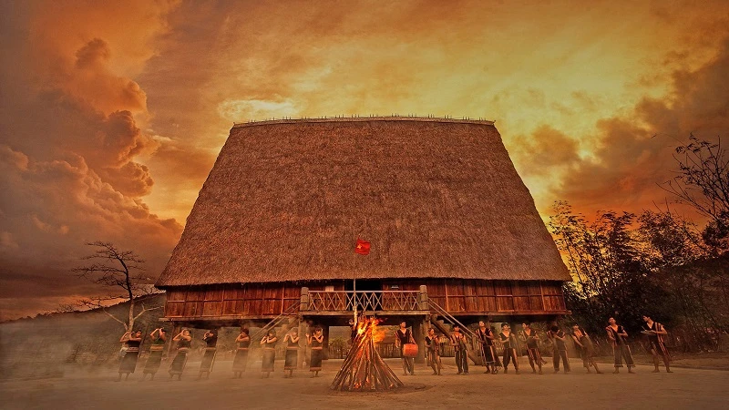 Tìm hiểu nhà rông Tây Nguyên - Văn hoá kiến trúc độc đáo - Sở Thông tin và Truyền thông Ninh Bình