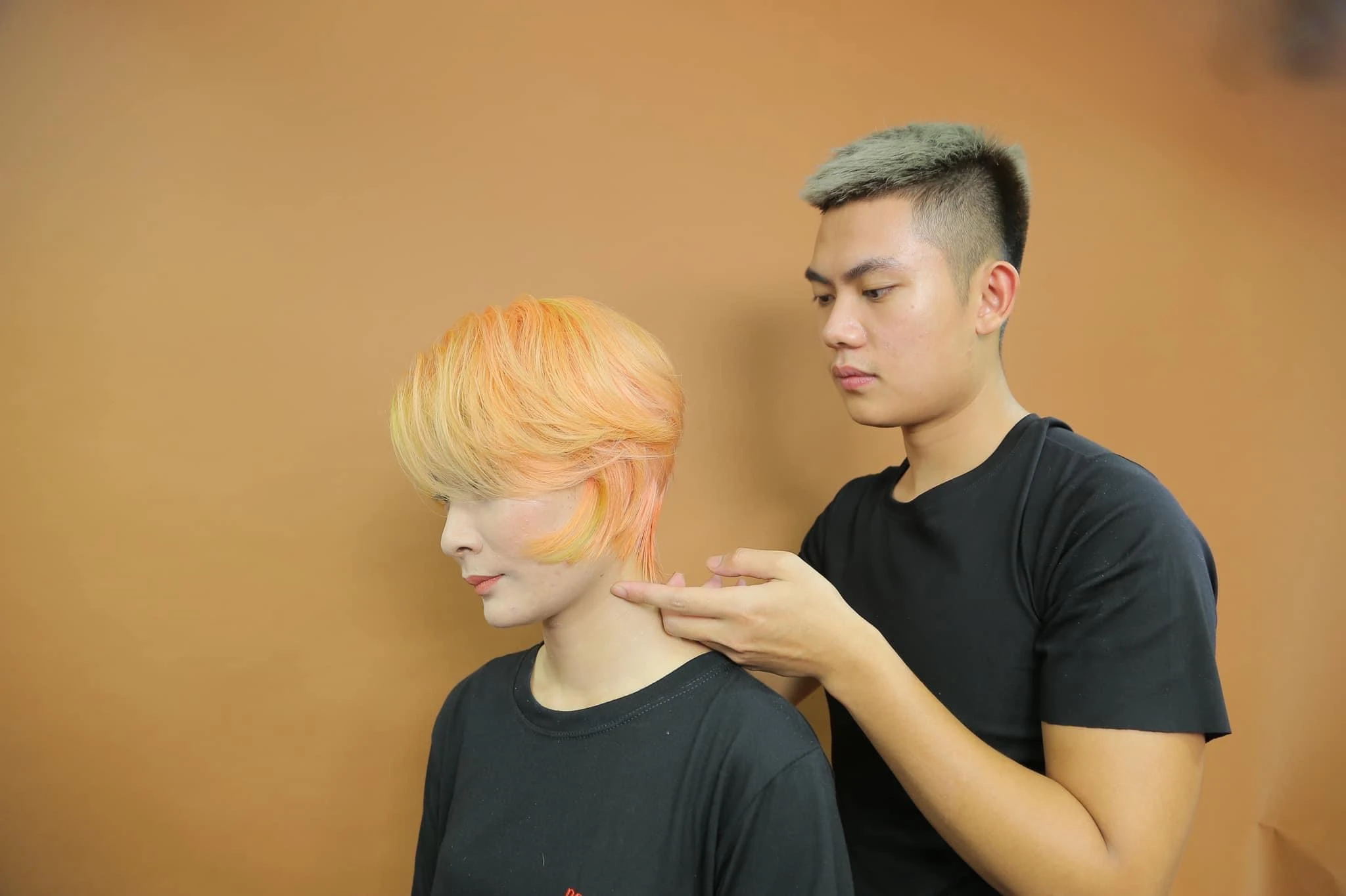 Tìm hiểu về khái niệm tẩy tóc và tẩy tóc Ba Đình nên chọn salon nào?