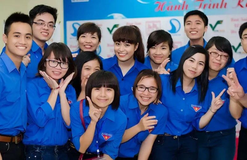 Áo Đoàn Thanh Niên mua ở đâu? Nhà sách có bán áo Đoàn không?