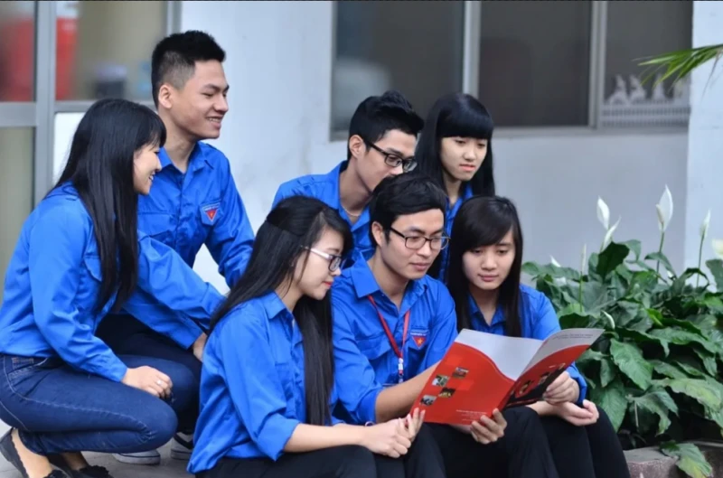 Áo Đoàn Thanh Niên mua ở đâu? Nhà sách có bán áo Đoàn không?