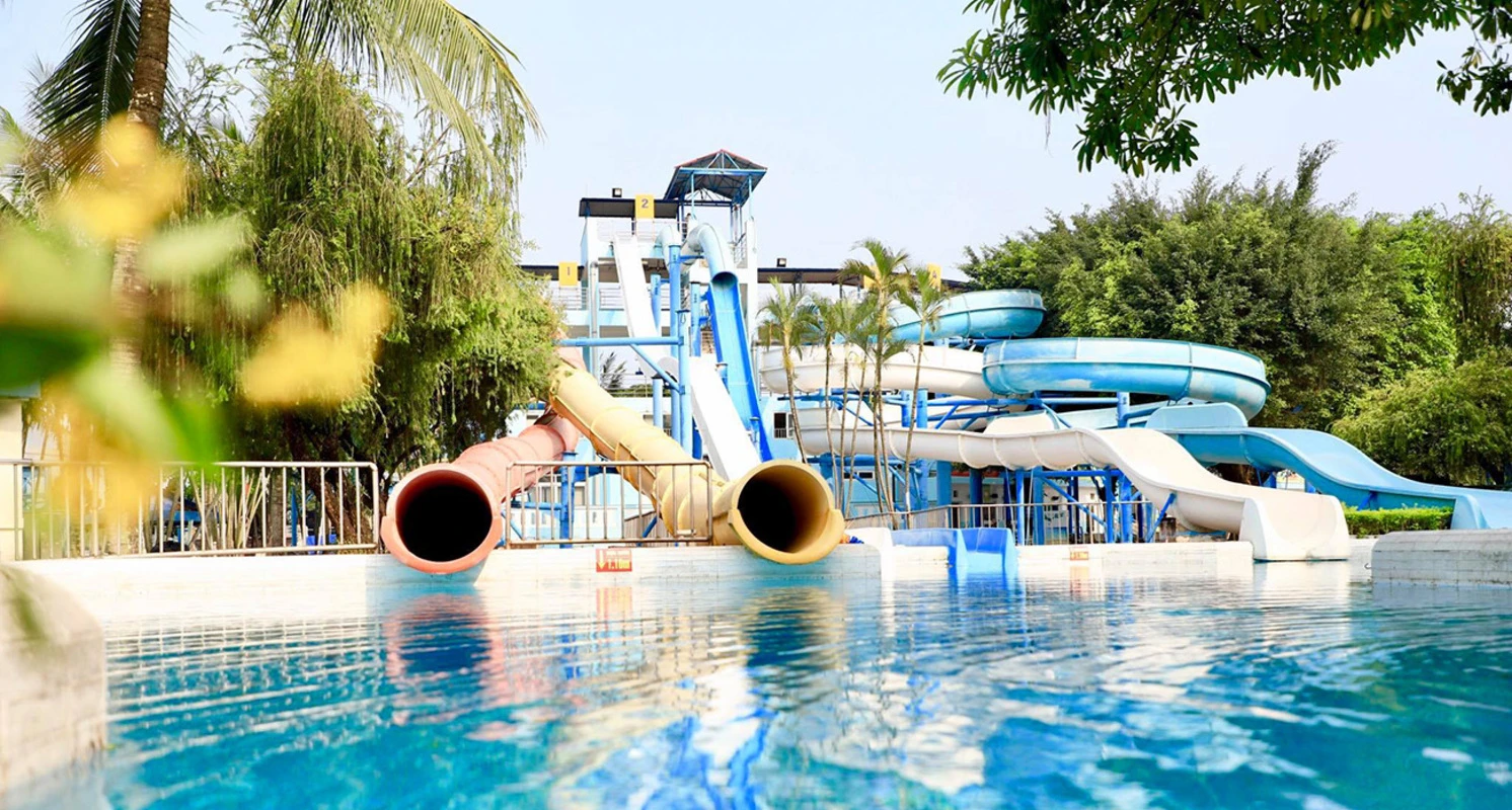 Giá vé công viên nước Hồ Tây chi tiết theo độ tuổi