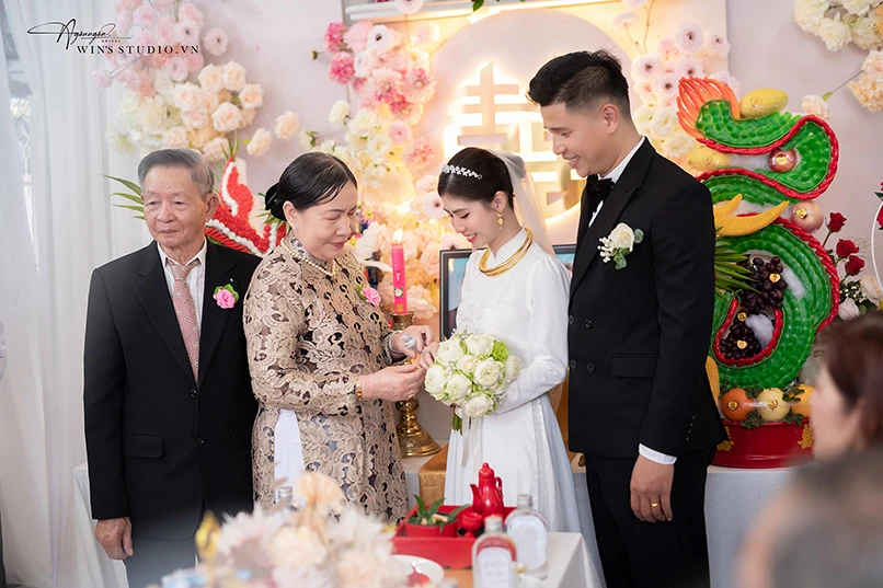 Lựa chọn hoa cài áo chú rể hoàn hảo cho ngày cưới