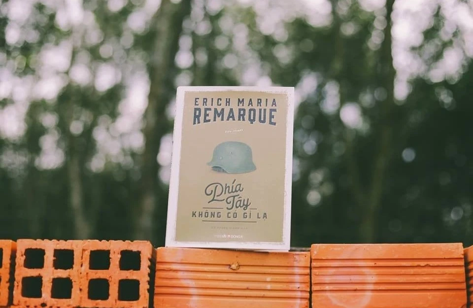 Khám Phá Phía Tây: Không Có Gì Lạ