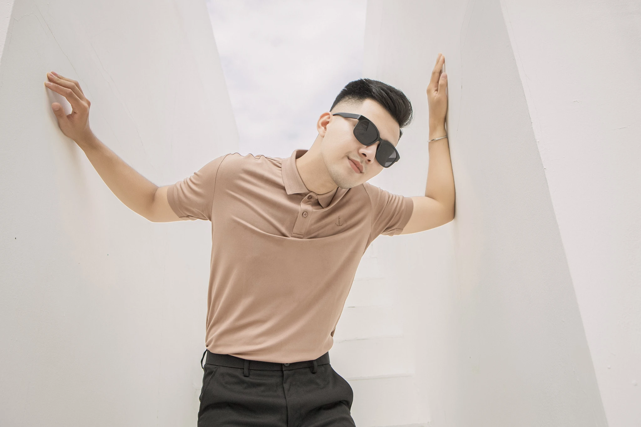 Hướng Dẫn Cách Sơ Vin Áo Phông Đơn Giản và Thanh Lịch