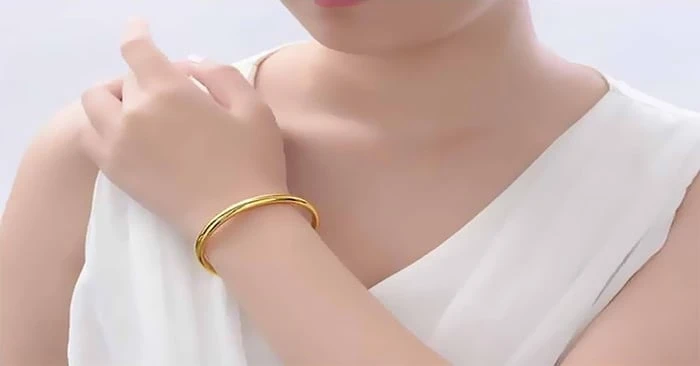 Lắc tay vàng nữ trơn: Chọn vàng 24K, 18K hay 14K?