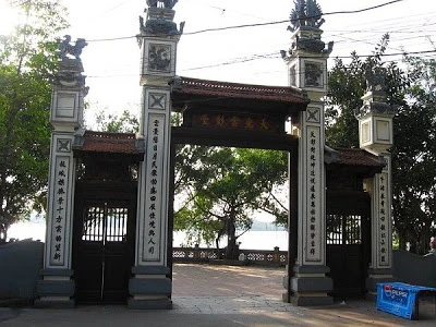 Tây Hồ thờ ai và sự linh thiêng của nơi cầu nguyện