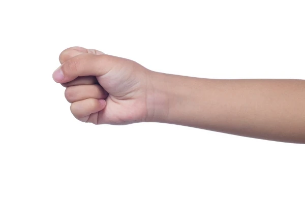 Cách chữa tê đầu ngón tay tại nhà hiệu quả nhất