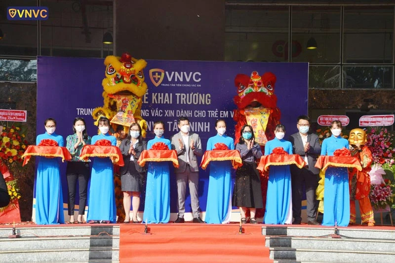 Khai trương VNVC Tây Ninh trước mối nguy “lây nhiễm kép” nhiều bệnh