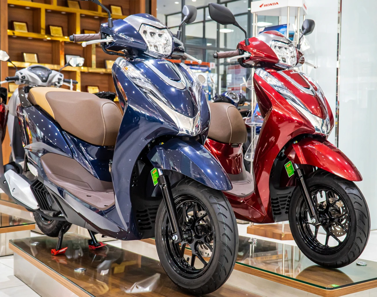 Top 3 mẫu xe máy Honda dành cho chị em phụ nữ nhân ngày 20/10 - Thanh lịch, tiện nghi và tiết kiệm nhiên liệu