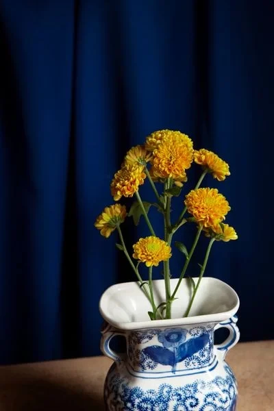 10+ Mẫu Hoa Cắm Bàn Thờ Đẹp & Kiêng Kỵ Khi Cắm Hoa 2024