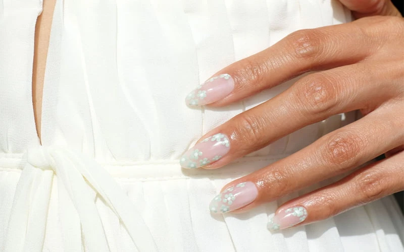 99+ Mẫu móng tay màu trắng đẹp, hot nhất hiện nay