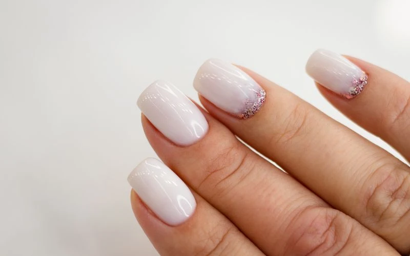 99+ Mẫu móng tay màu trắng đẹp, hot nhất hiện nay