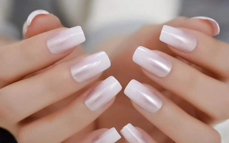 99+ Mẫu móng tay màu trắng đẹp, hot nhất hiện nay