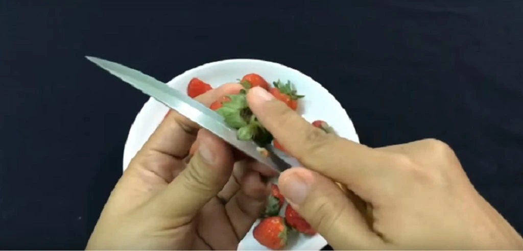 Các cách làm trà dâu tây ngâm với công thức cực đơn giản