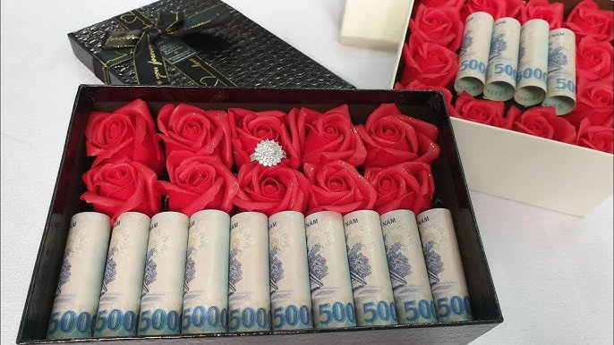 Bó hoa bằng tiền polyme 50,100,200,500