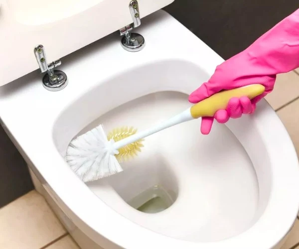 7+ cách tẩy trắng bồn cầu tại nhà rẻ, nhanh chóng