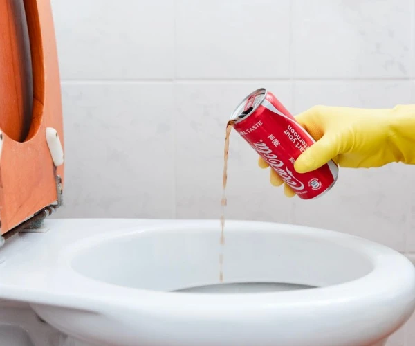 7+ cách tẩy trắng bồn cầu tại nhà rẻ, nhanh chóng