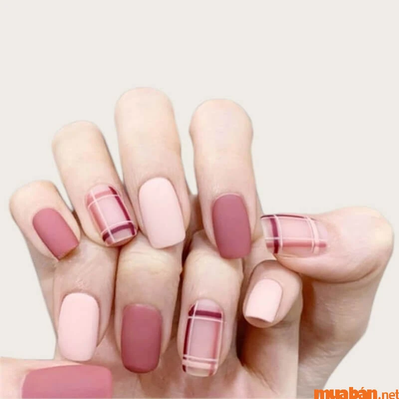 99+ mẫu nail hồng thạch tinh tế và nữ tính cho các nàng