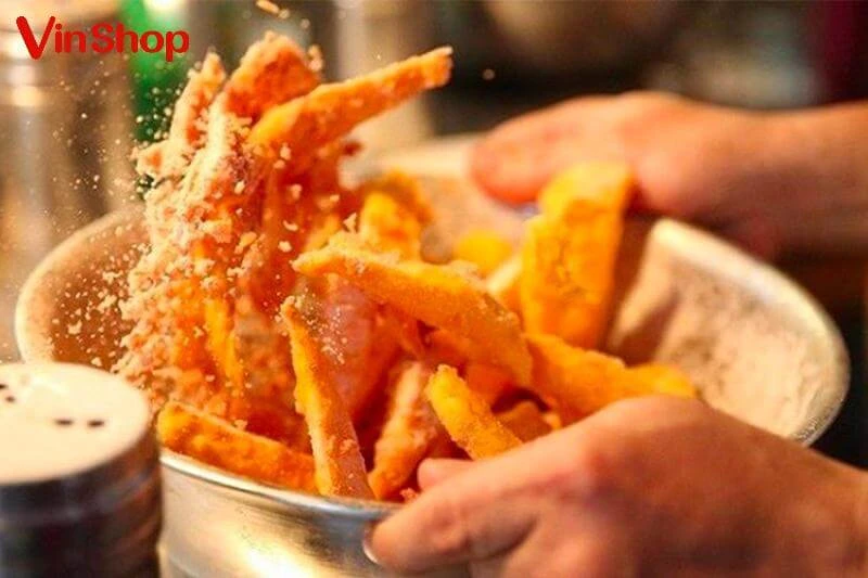 Bật mí 2 cách làm khoai tây chiên lắc phô mai thơm ngon tại nhà