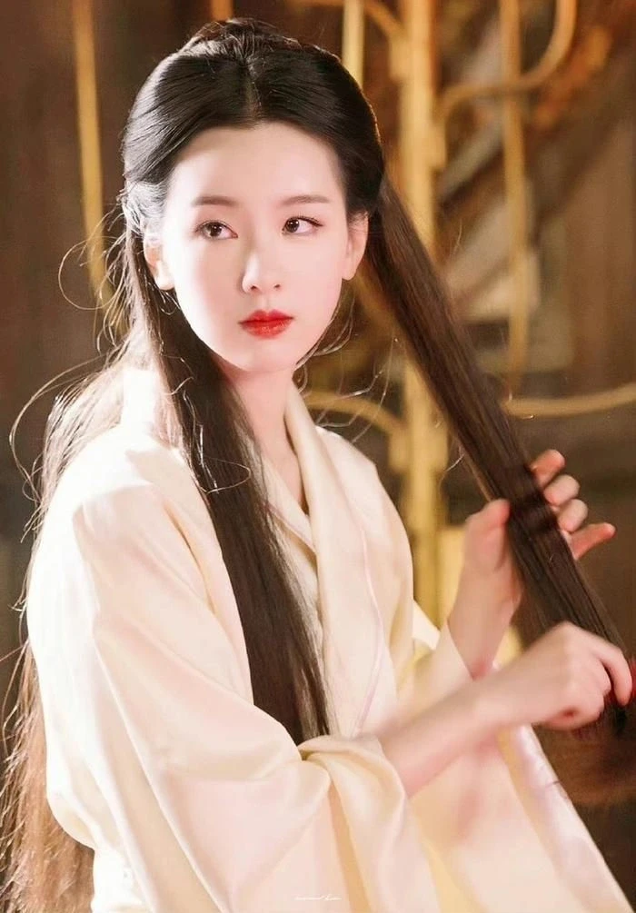 Vẻ đẹp mong manh của mỹ nhân thay thế Triệu Lệ Dĩnh trong