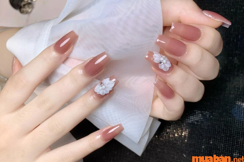 99+ mẫu nail hồng thạch tinh tế và nữ tính cho các nàng
