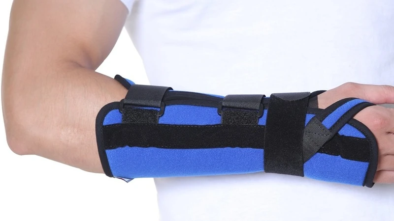 Tay bị đau nhức trong xương là bệnh gì? Nguyên nhân và phương pháp điều trị