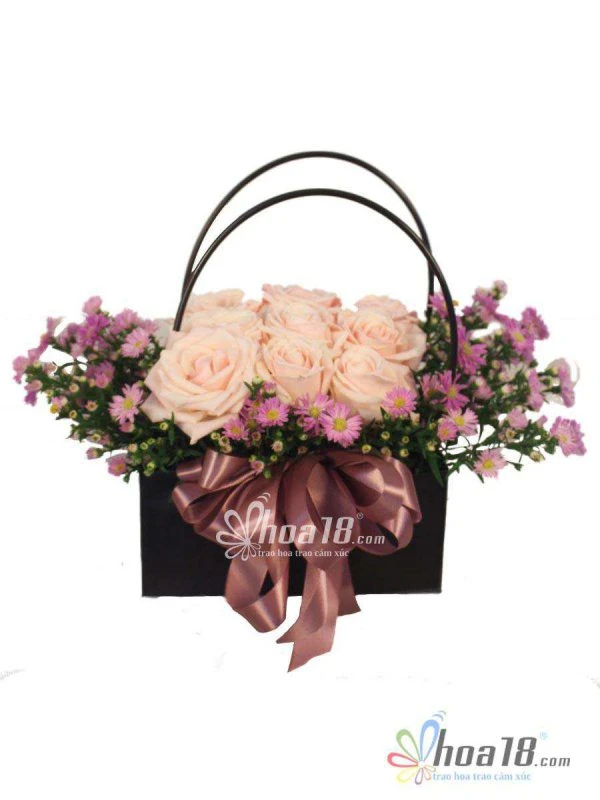 Hoa Tặng 8/3 Ấn Tượng Nhất - Giao Ngay Trong Ngày