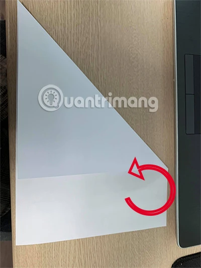 Cách gấp đông tây nam bắc trong trò chơi truyền thống