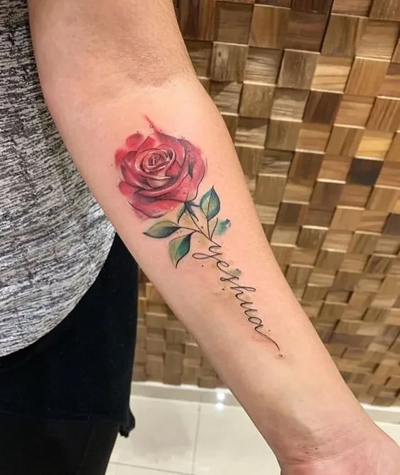 Hình xăm hoa hồng ở tay: Vẻ đẹp quyến rũ và độc đáo