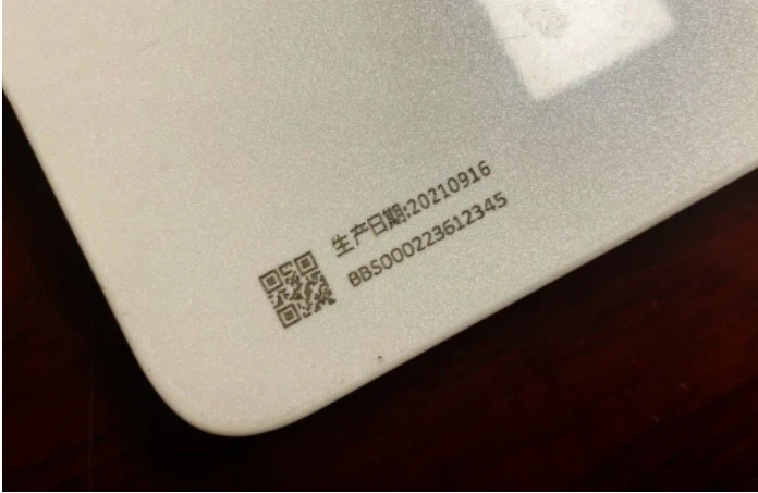 MÁY KHẮC LASER FIBER MINI CẦM TAY TIỆN LỢI