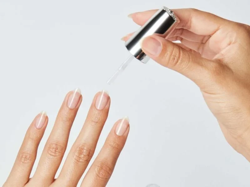 Cách dán móng tay giả dính như keo mà không làm hư móng thật