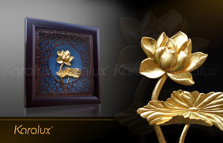 Tranh hoa sen mạ vàng biểu tượng của sự thanh tao