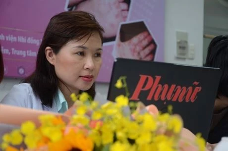 Tay chân miệng vào mùa, làm sao để con bạn an toàn?