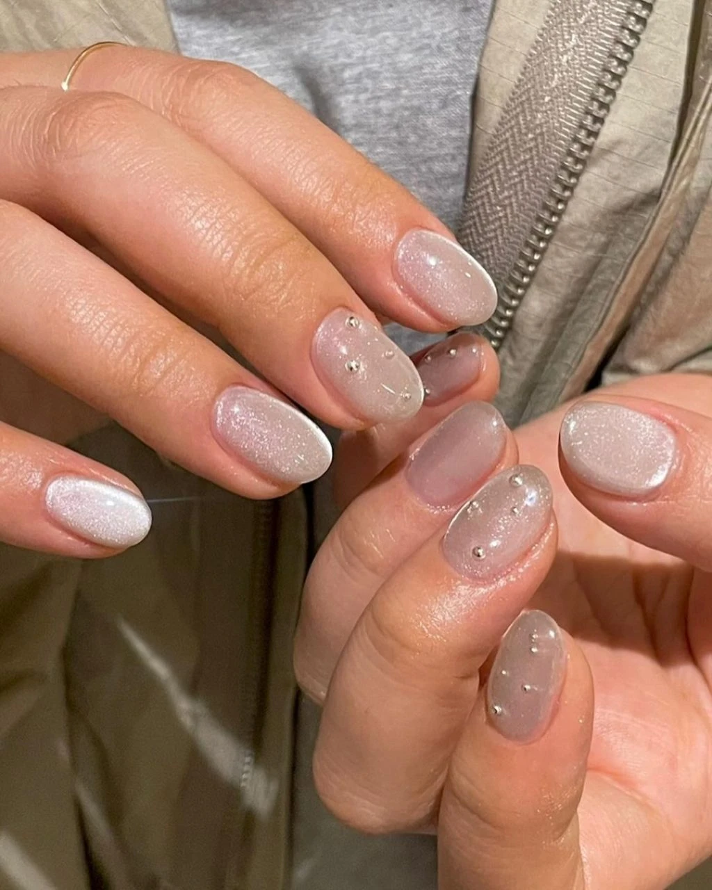 Cat-eye Nails: Hiệu ứng mắt mèo “thống trị” xu hướng làm móng mùa Hè