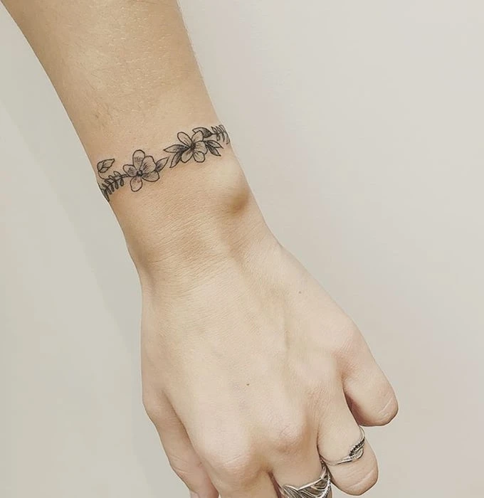 Những hình xăm vòng tay hoa đỉnh cao của nghệ thuật xăm nghệ