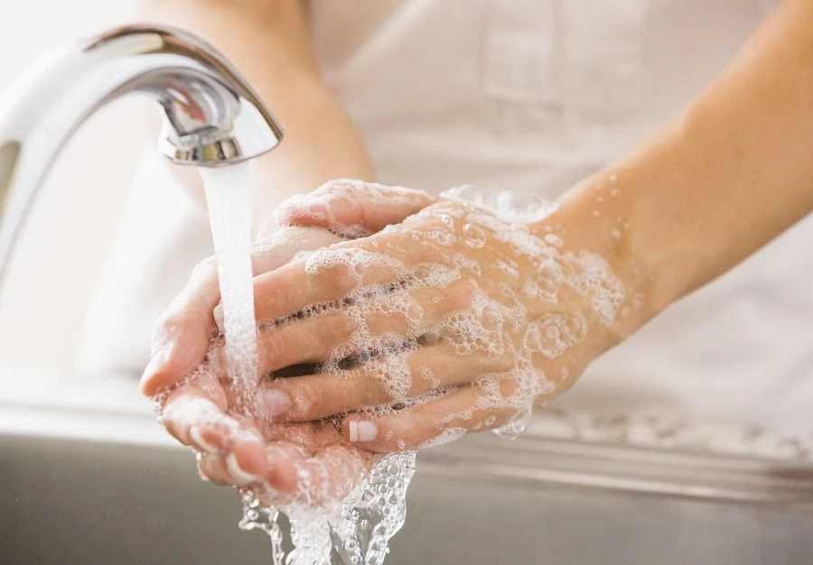 Tẩy trang đúng cách cho người không trang điểm