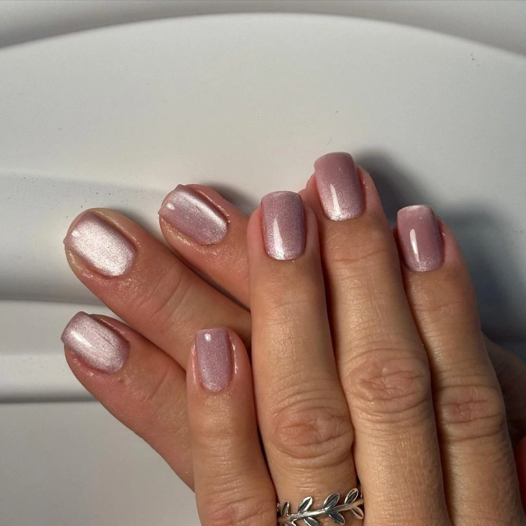 Xu hướng móng tay mắt mèo đẹp và độc đáo 2023