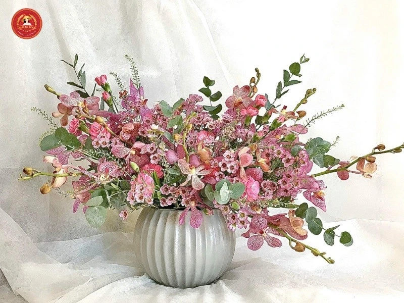 Cách cắm hoa thanh liễu ngày Tết tươi lâu, mang tới tài lộc