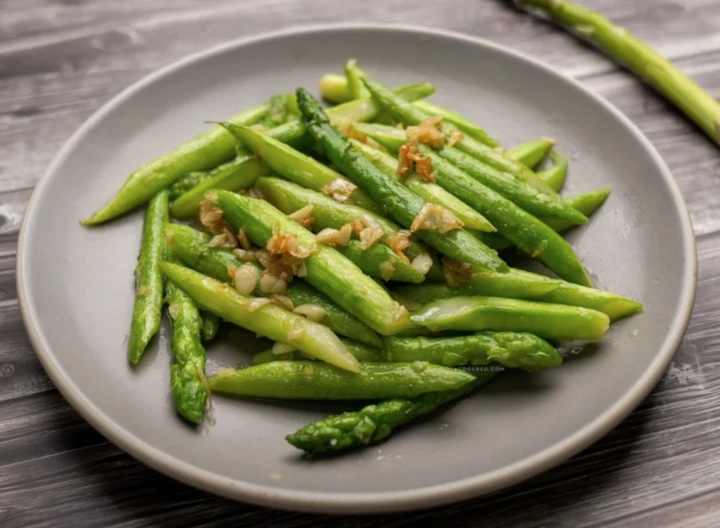 Cách chế biến măng tây xào tỏi bổ dưỡng và ngon miệng