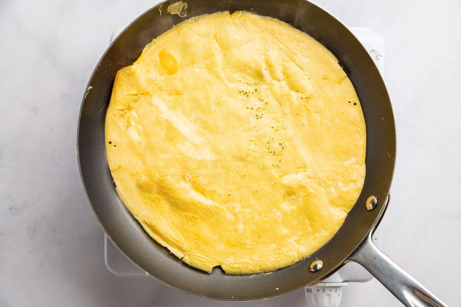 Cách làm cơm cuộn rong biển bằng tay đơn giản tại nhà - Bếp từ Lorca - an toàn tối đa