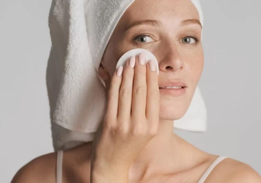Tẩy trang đúng cách cho người không trang điểm