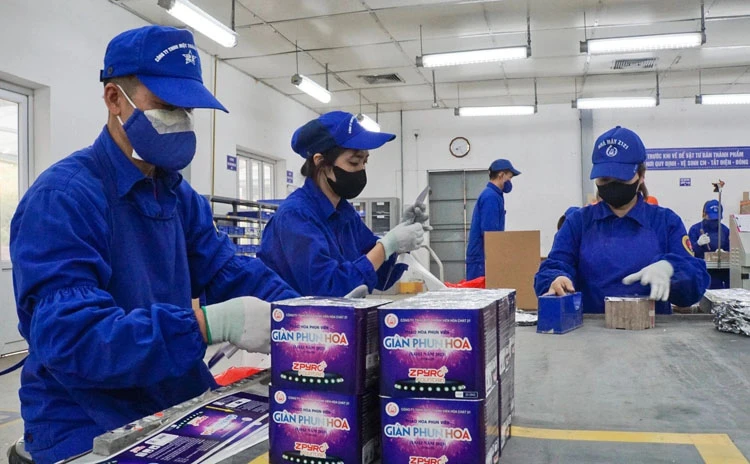 Giàn Phun Hoa Thường